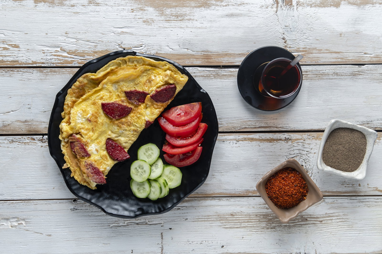 Eggs with sucuk