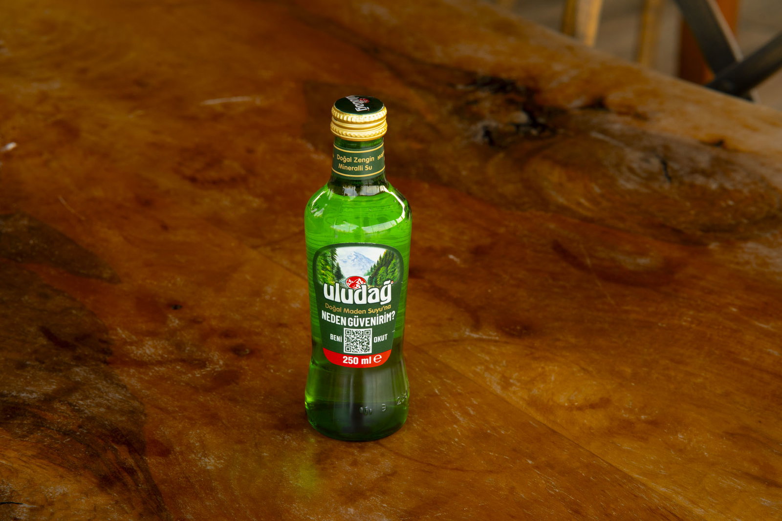Sparkling mineral water