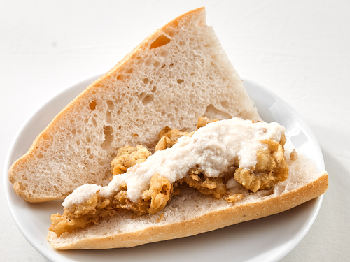 Midye Tava Yarım Ekmek-Fried Mussel in sandwich