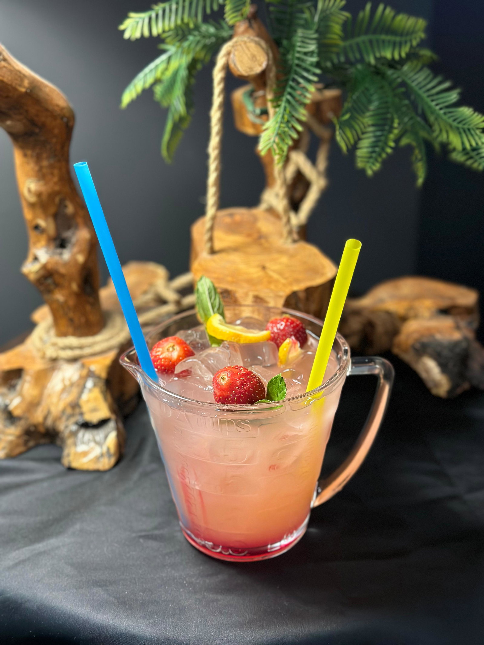 Pitcher Strawberry Lemon Love