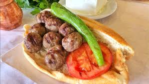 Meatballs in bread – full portion