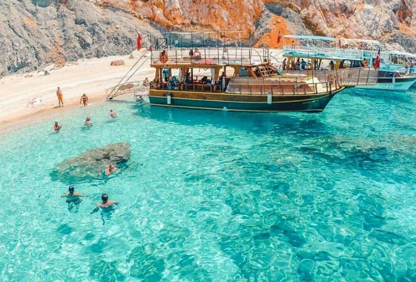 Suluada Boat Tour – One Person