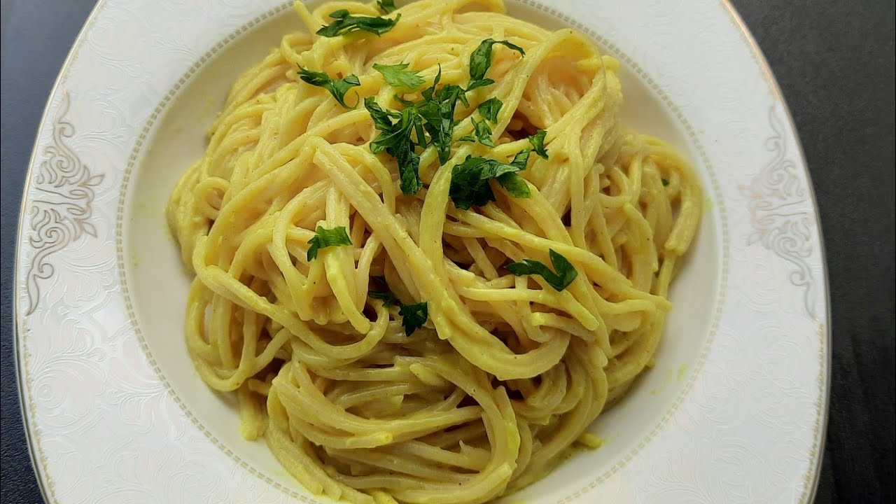 Spaghetti with curry sauce