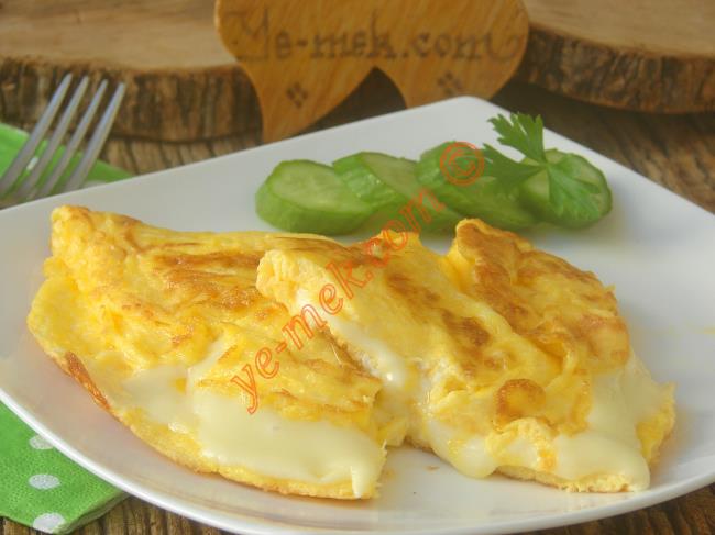 Eggs with Kaşar cheese