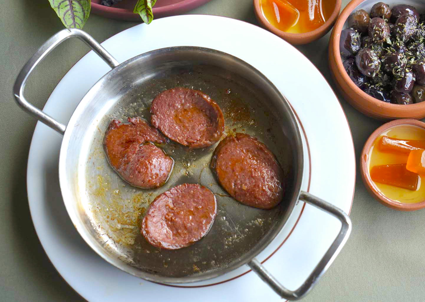 Pan-fried sucuk