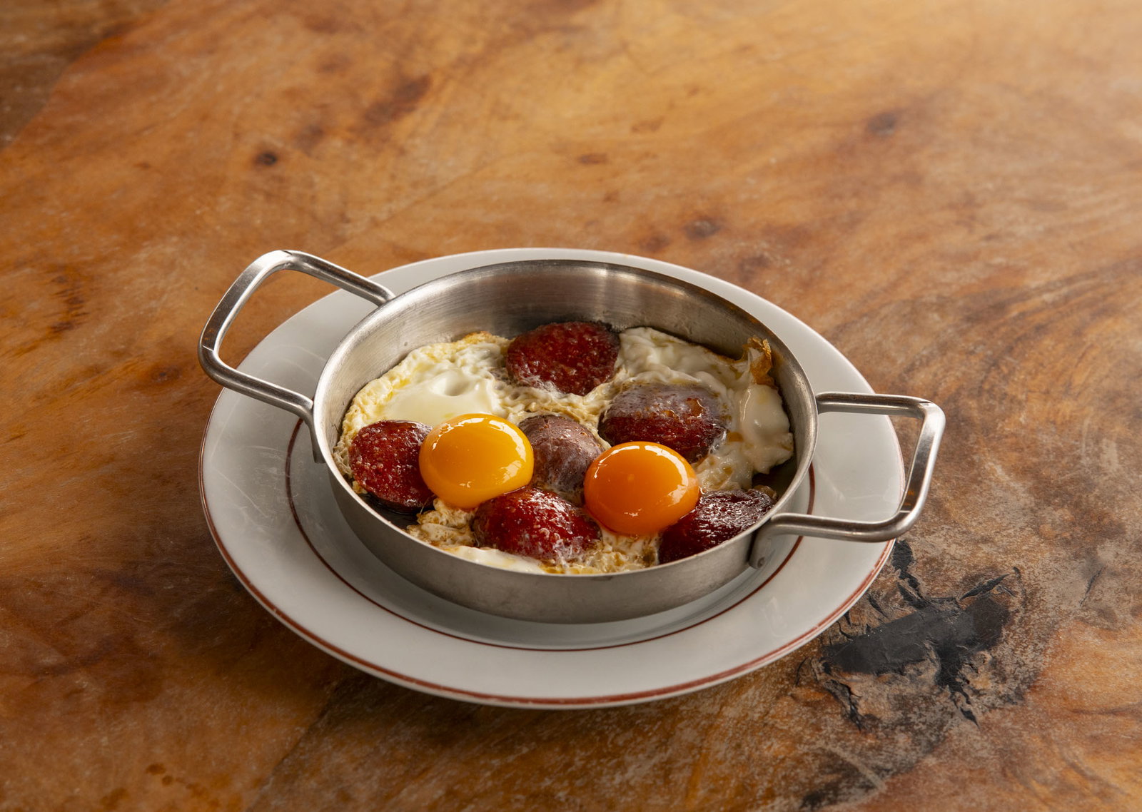 Sucuk and eggs