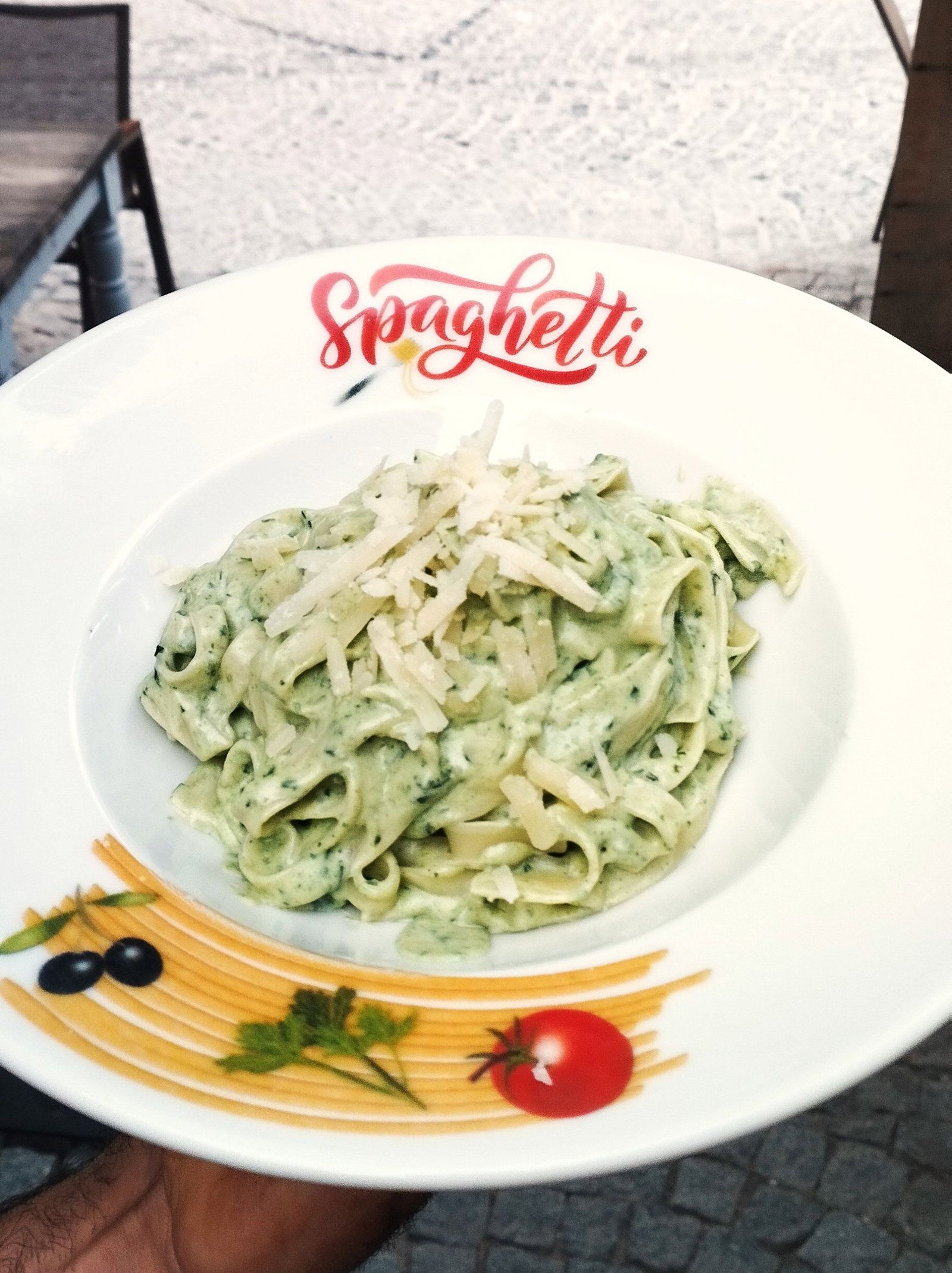 Fettuccine al pesto