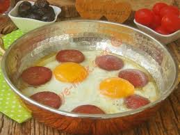 Eggs with sucuk